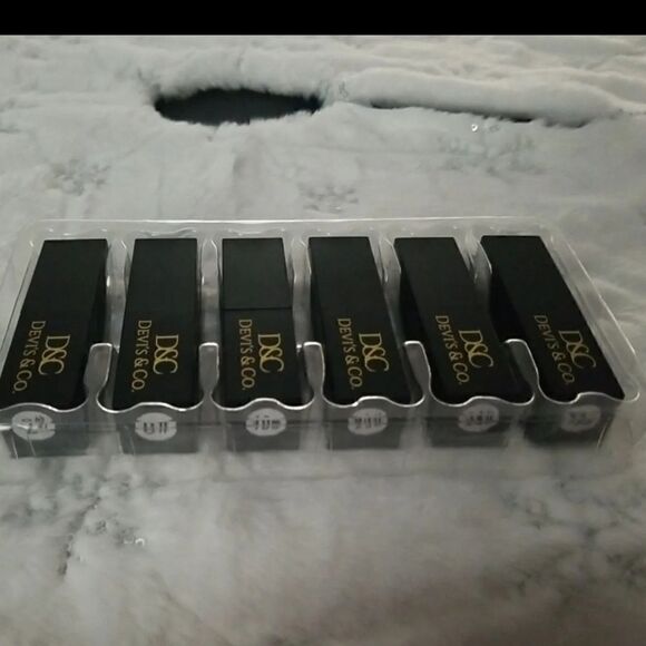 Devi's & Co- sophisticated long lasting vegan waterproof matte/nude 6pcs set new - Picture 7 of 15